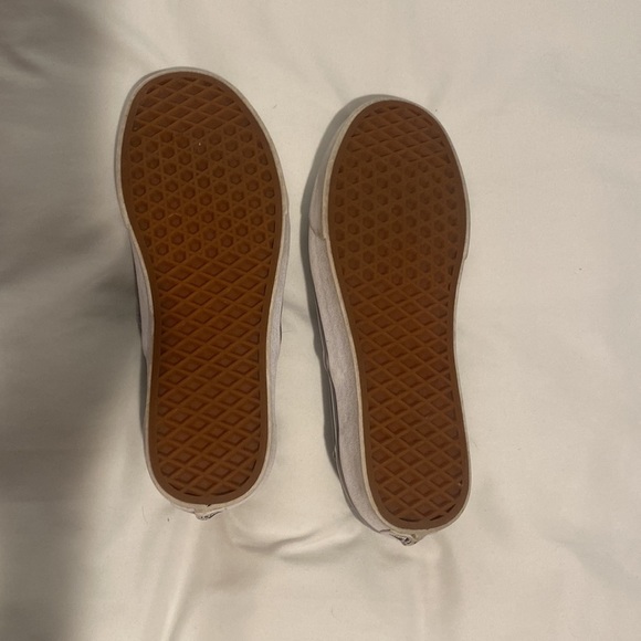 BARELY EVER WORN almost brand new gray Size 9 Women’s Vans - Picture 2 of 2